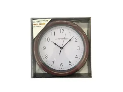 Um relógio de parede redondo com moldura de madeira e mostrador branco, com algarismos arábicos pretos e ponteiros pretos de horas, minutos e segundos. O relógio está em sua embalagem rotulada "Relógio De Parede Los Angeles Branco - Esperanza.