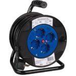 Enrolador de cabo com 4 bases 2P + T, 16A 230V ~. 15 m de cabo